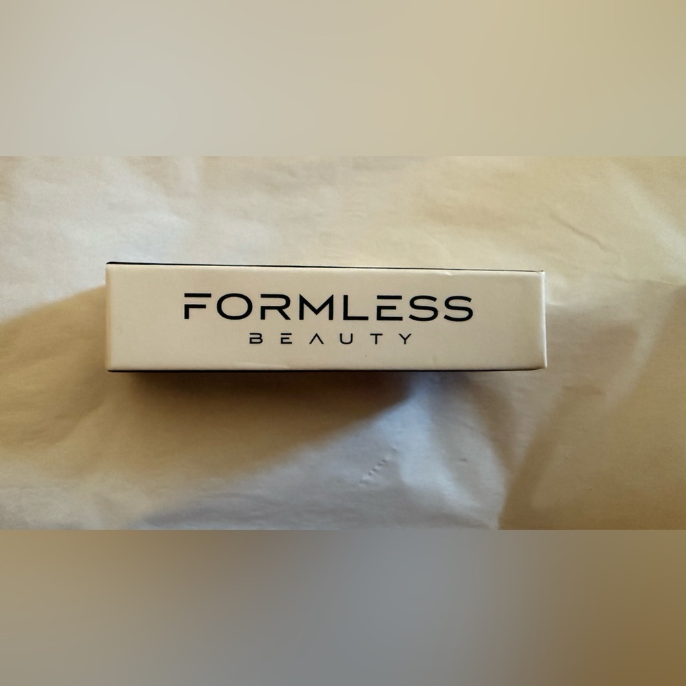 Formless Beauty DREAM Lipgloss New with Box